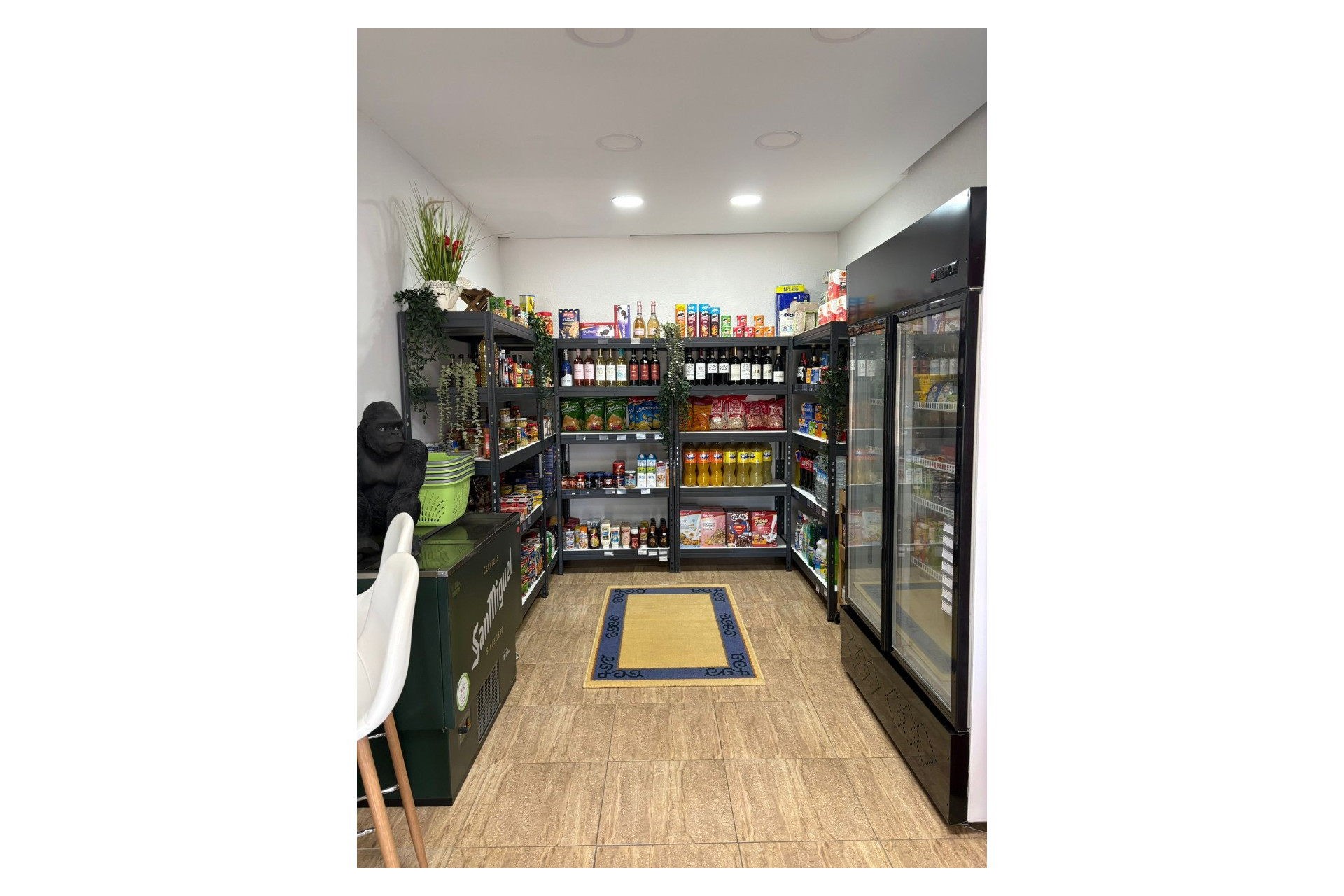 Resale - Commercial property - Torrevieja - Puerto