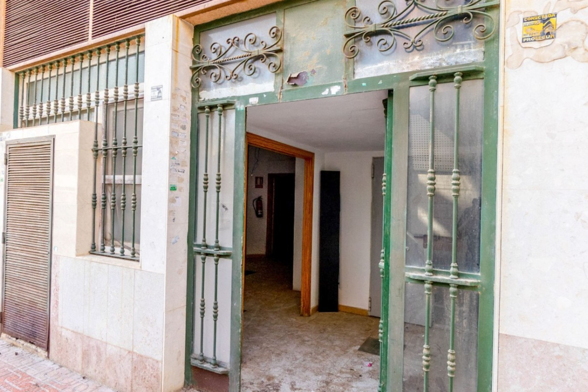 Resale - Commercial Property - Torrevieja