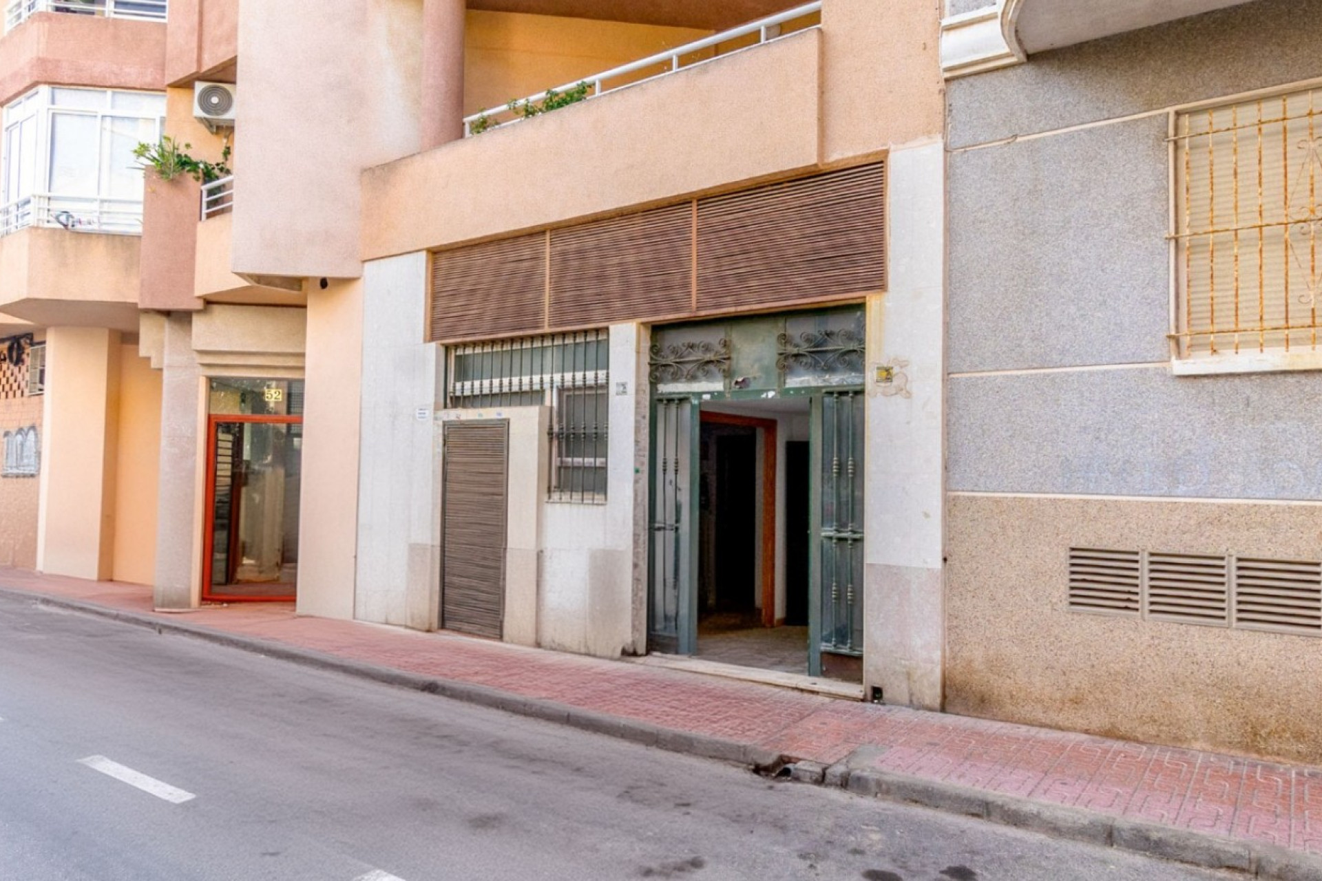 Resale - Commercial Property - Torrevieja