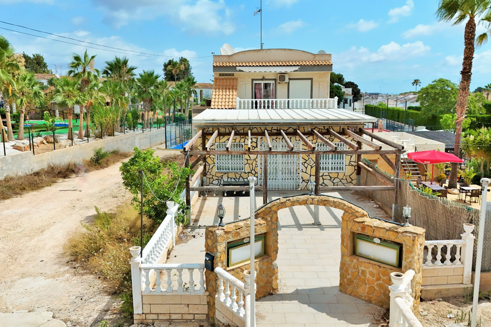 Resale - Commercial property - Villamartin - Costa Blanca South