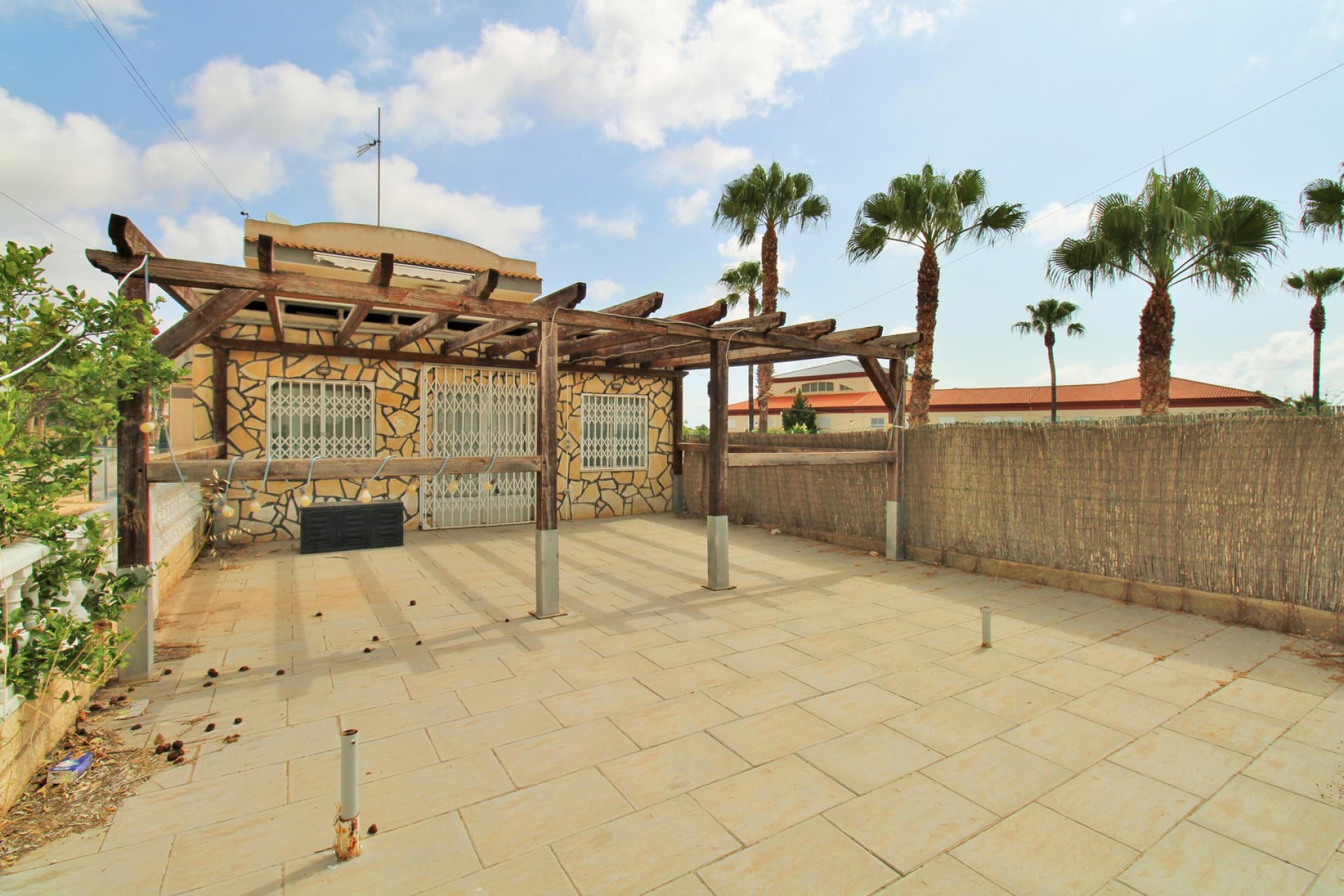 Resale - Commercial property - Villamartin - Costa Blanca South