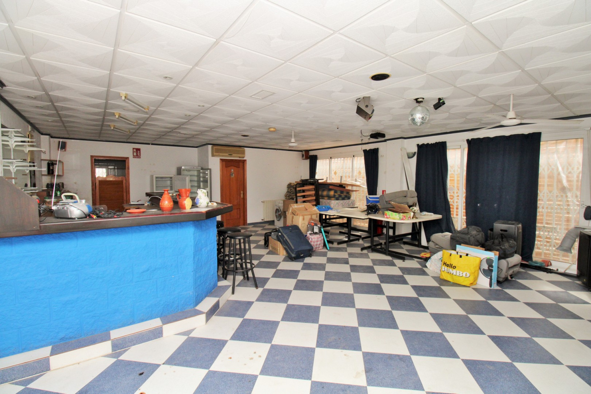 Resale - Commercial property - Villamartin - Costa Blanca South