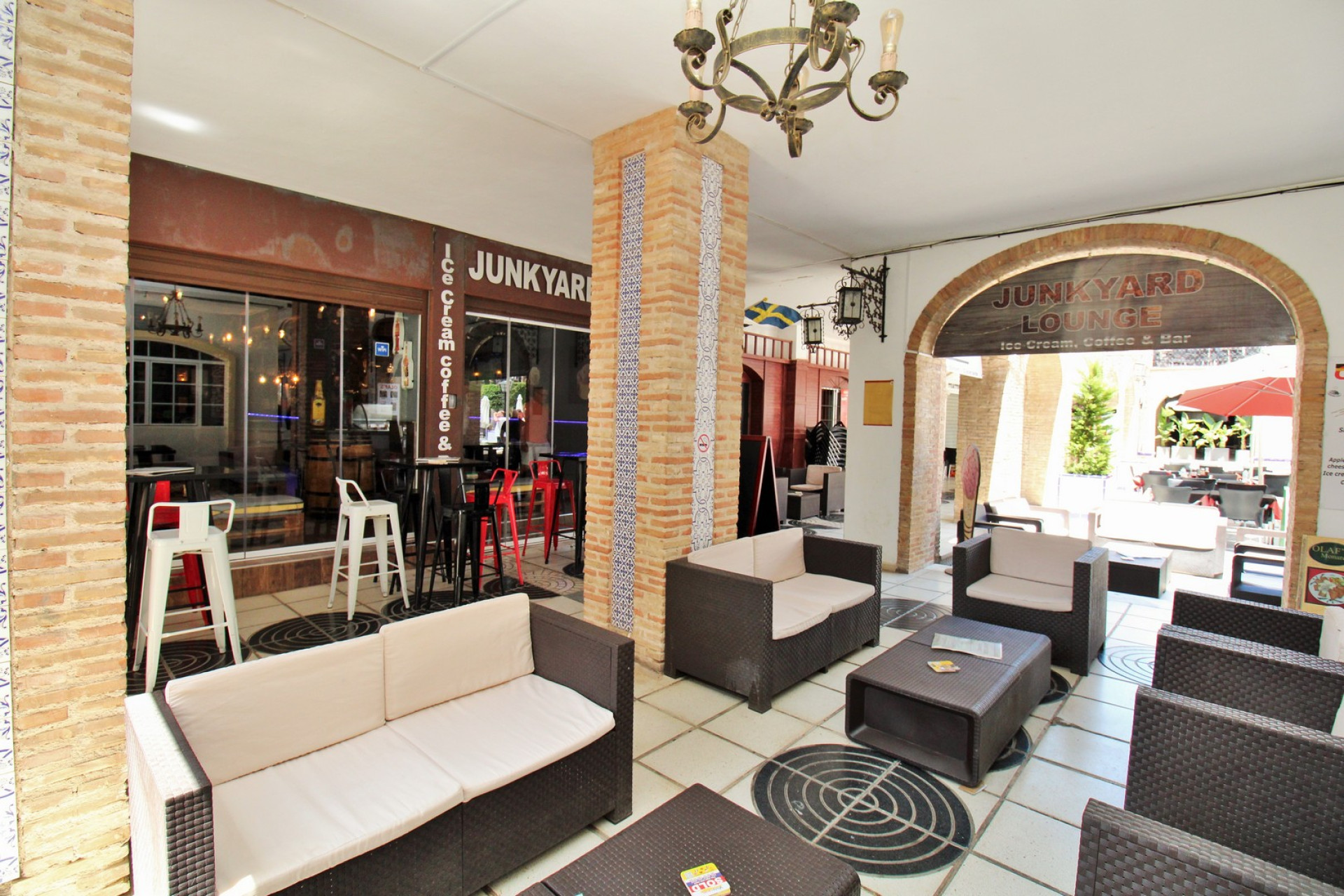 Resale - Commercial property - Villamartin - Costa Blanca South