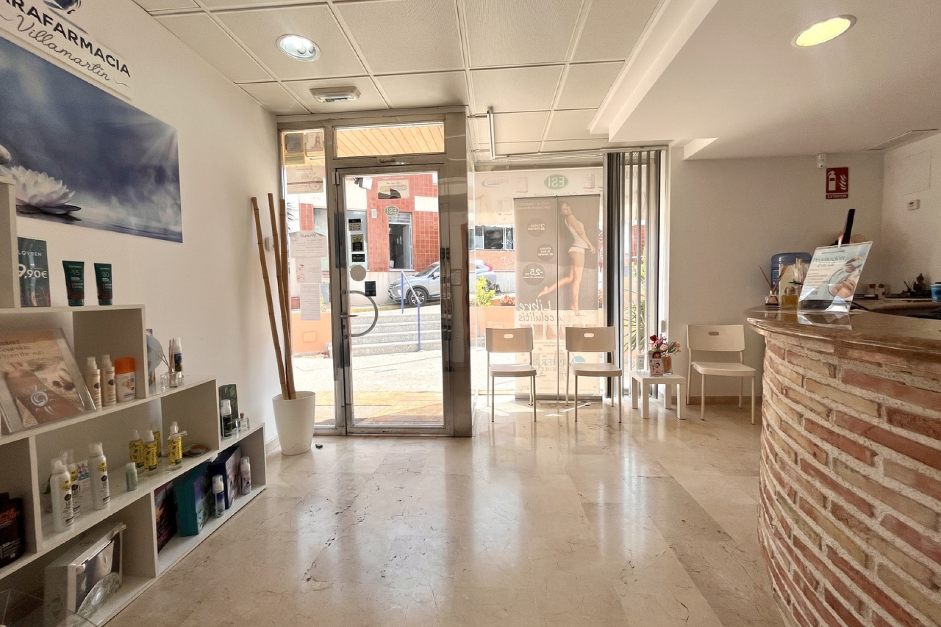 Resale - Commercial property - Villamartin - Costa Blanca South