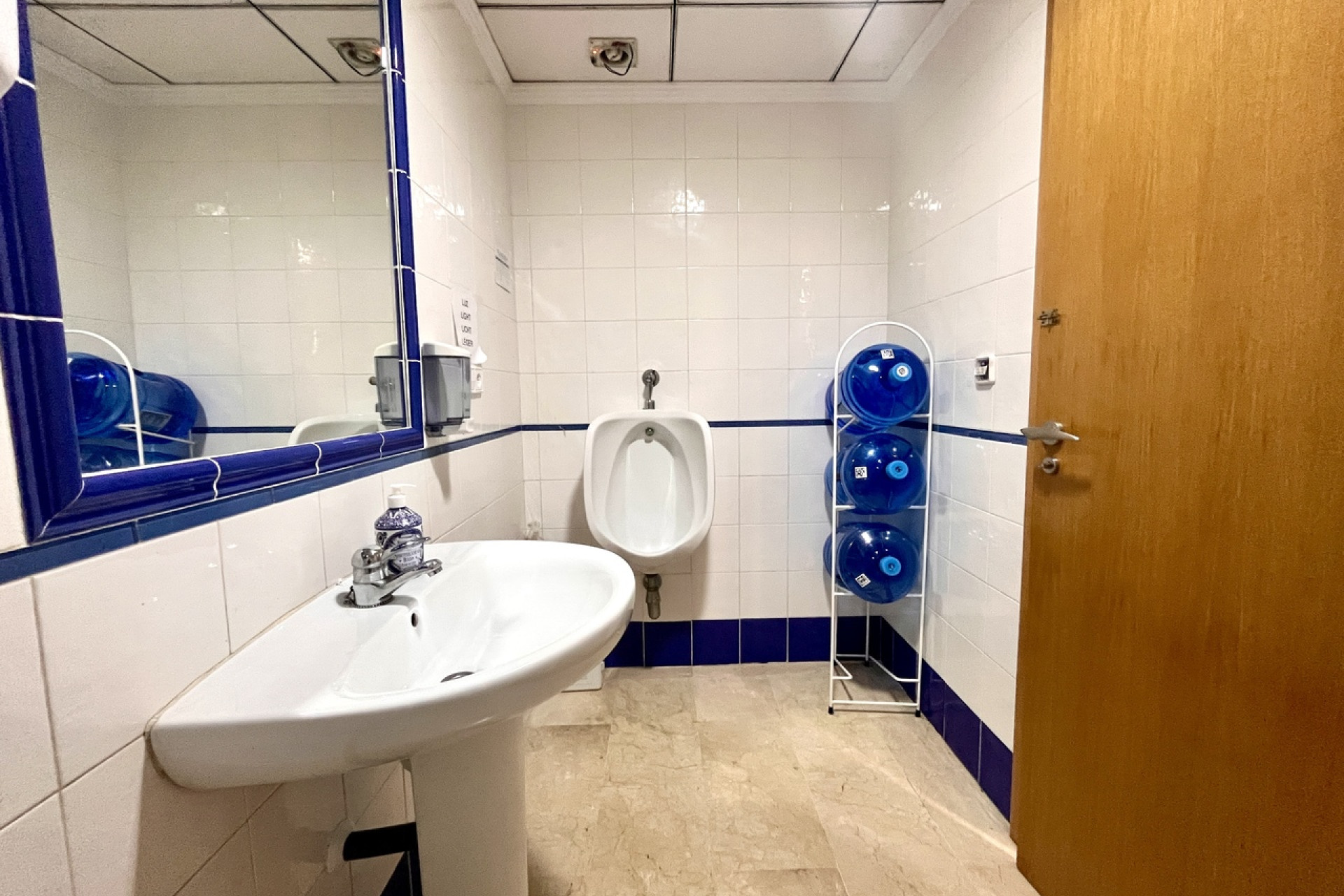 Resale - Commercial property - Villamartin - Costa Blanca South