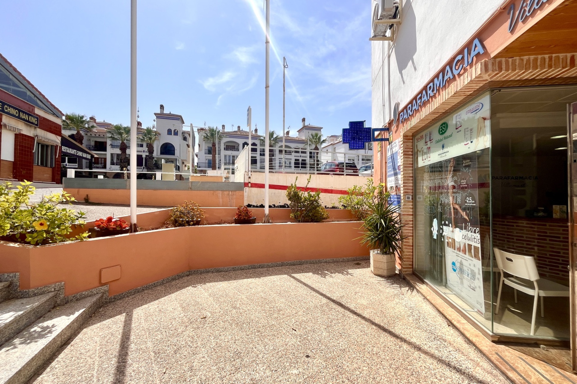 Resale - Commercial property - Villamartin - Costa Blanca South