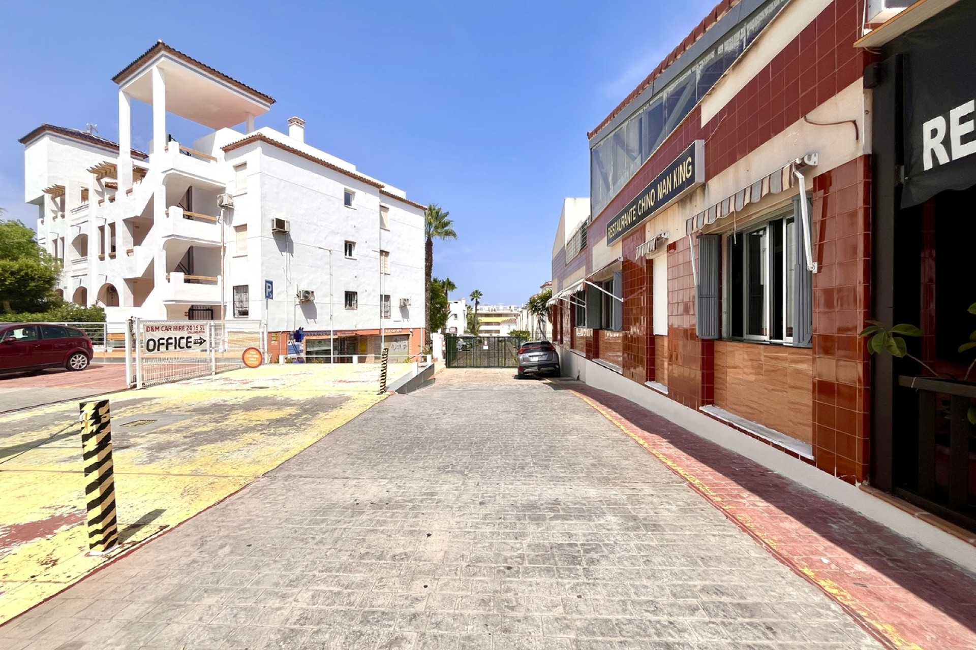 Resale - Commercial property - Villamartin - Costa Blanca South