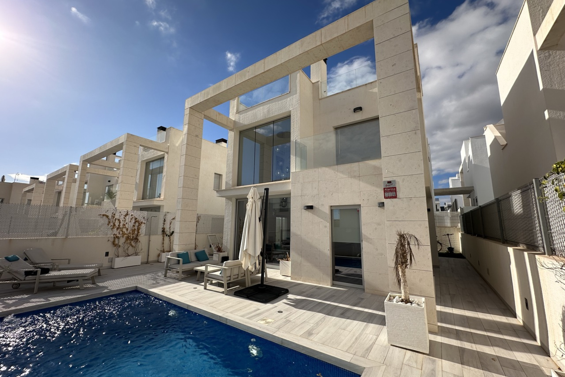 Resale - Villa - Cabo Roig - Orihuela Costa