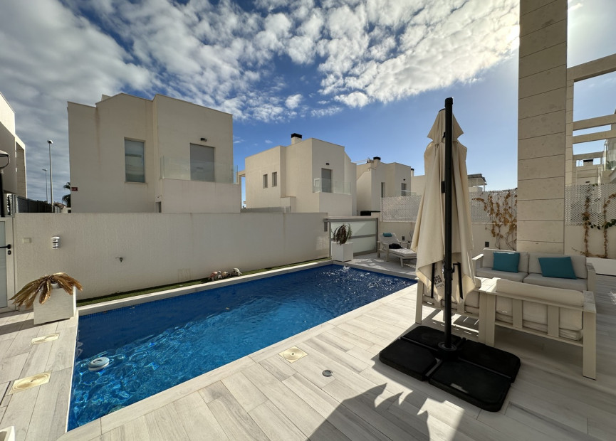 Resale - Villa - Cabo Roig - Orihuela Costa