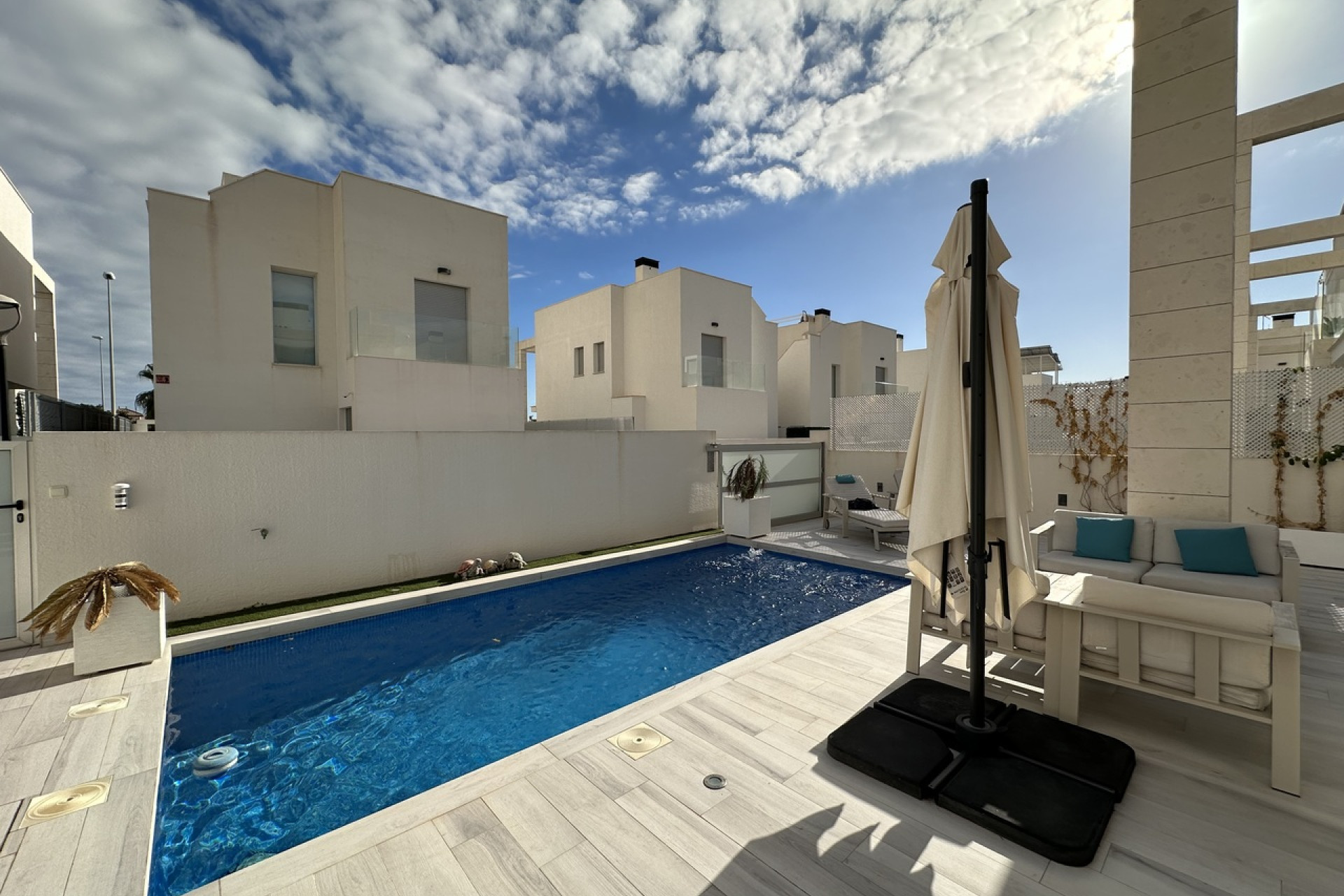 Resale - Villa - Cabo Roig - Orihuela Costa