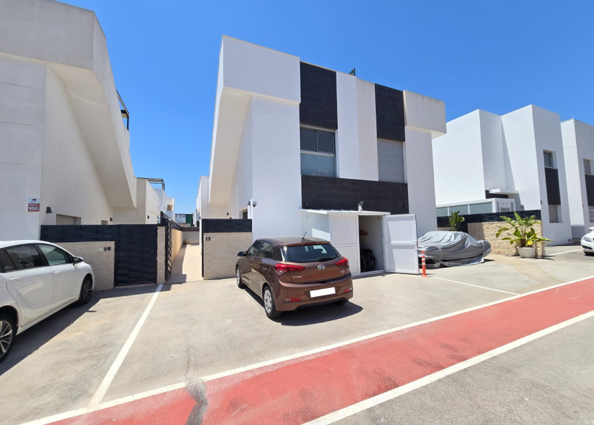 Resale - Villa * - Ciudad Quesada * - Doña Pepa *
