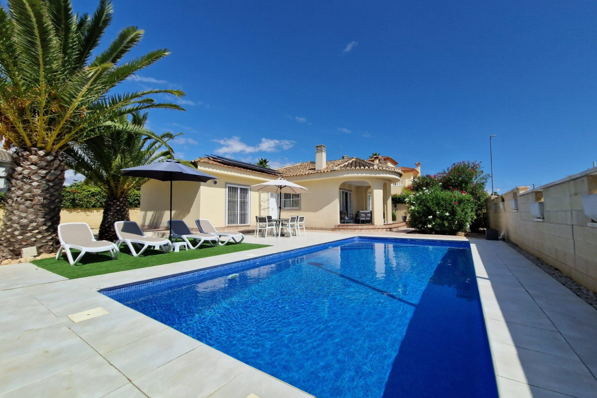 Resale - Villa - La Marina - Rojales