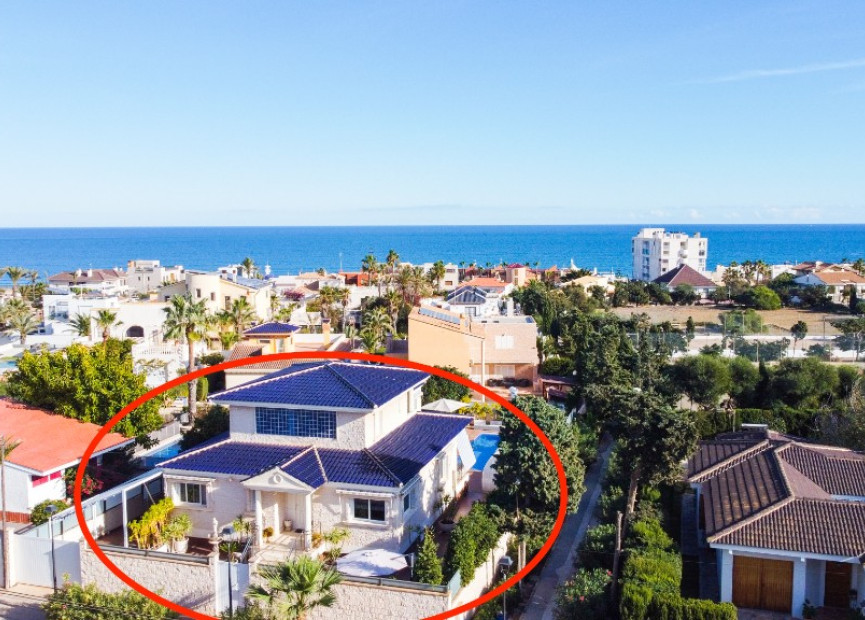 Resale - Villa - La Mata - Torrevieja