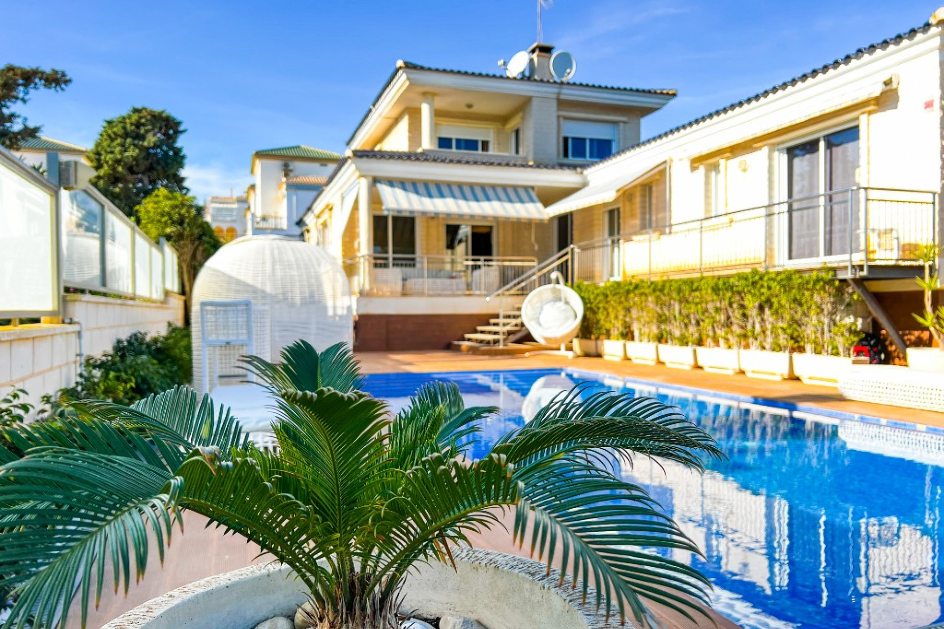 Resale - Villa - La Mata - Torrevieja