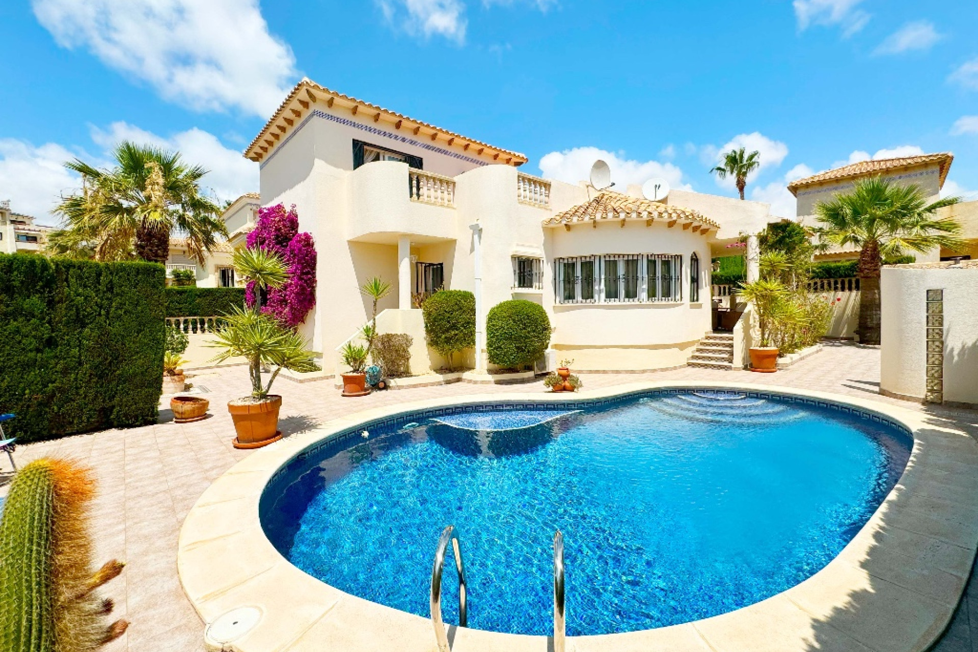 Resale - Villa - Las Ramblas - Orihuela Costa