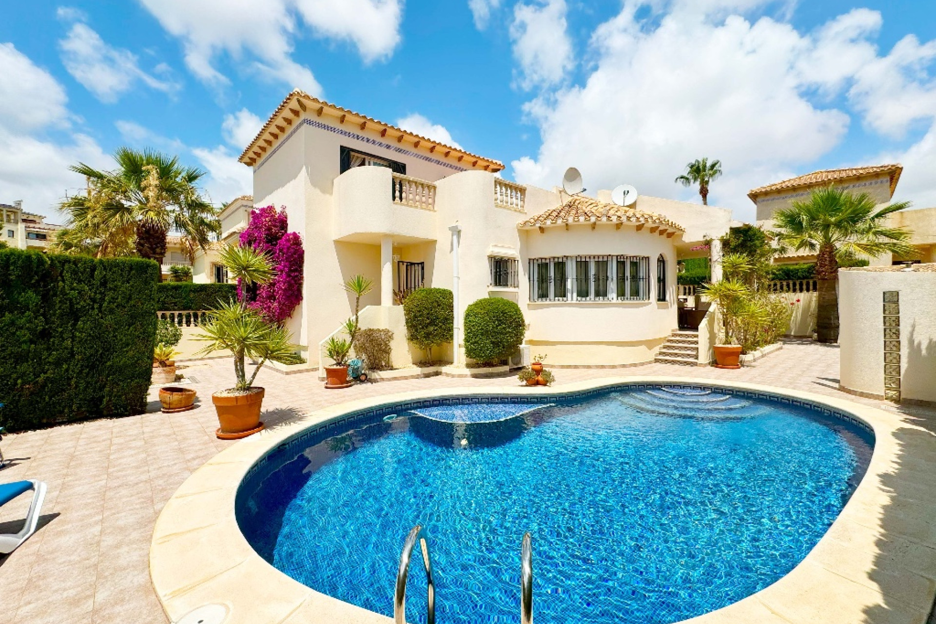 Resale - Villa - Las Ramblas - Orihuela Costa