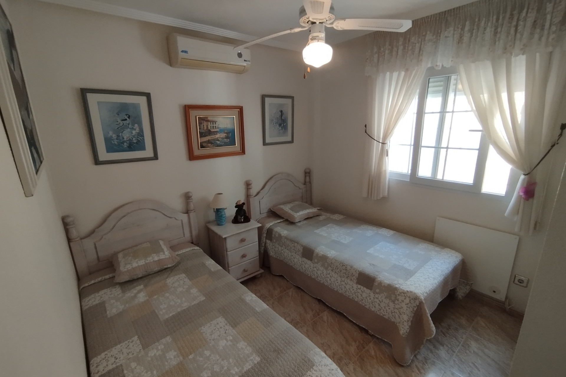 Resale - Villa - Los Altos - Orihuela Costa