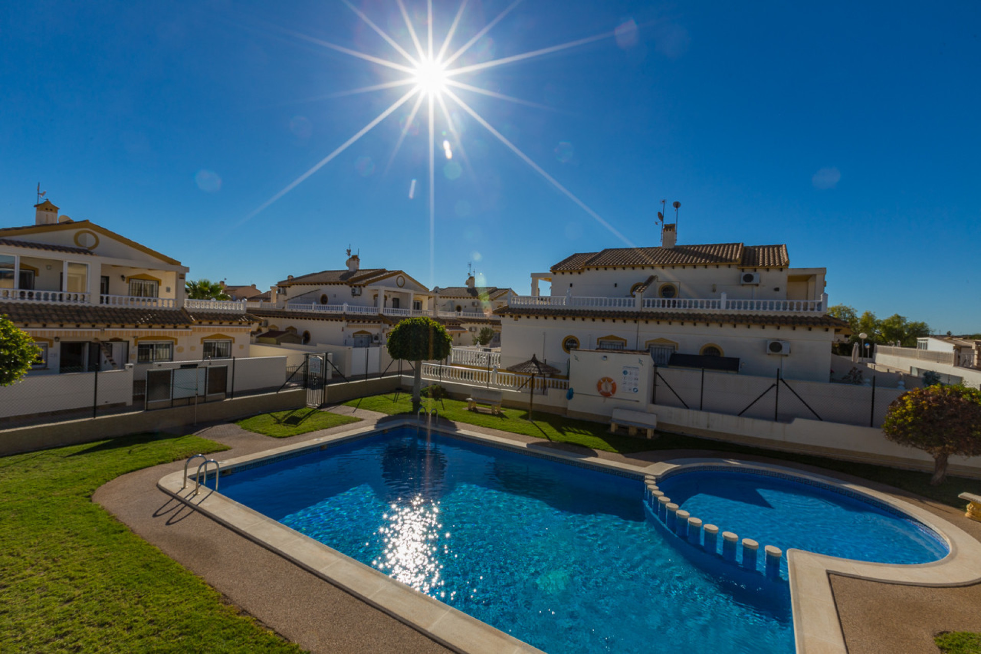 Resale - Villa - Los Altos - Orihuela Costa