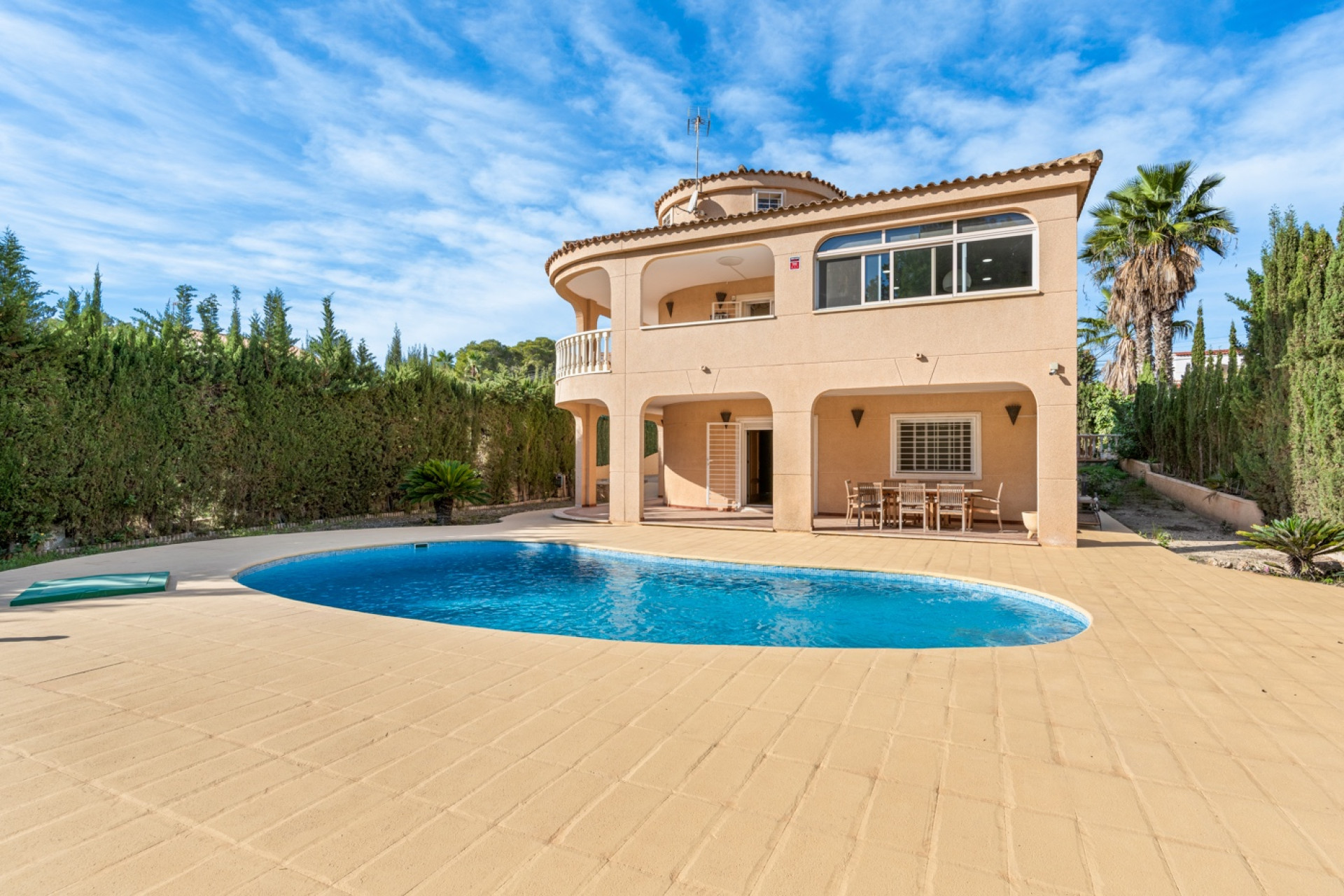 Resale - Villa - Los Balcones - Orihuela Costa