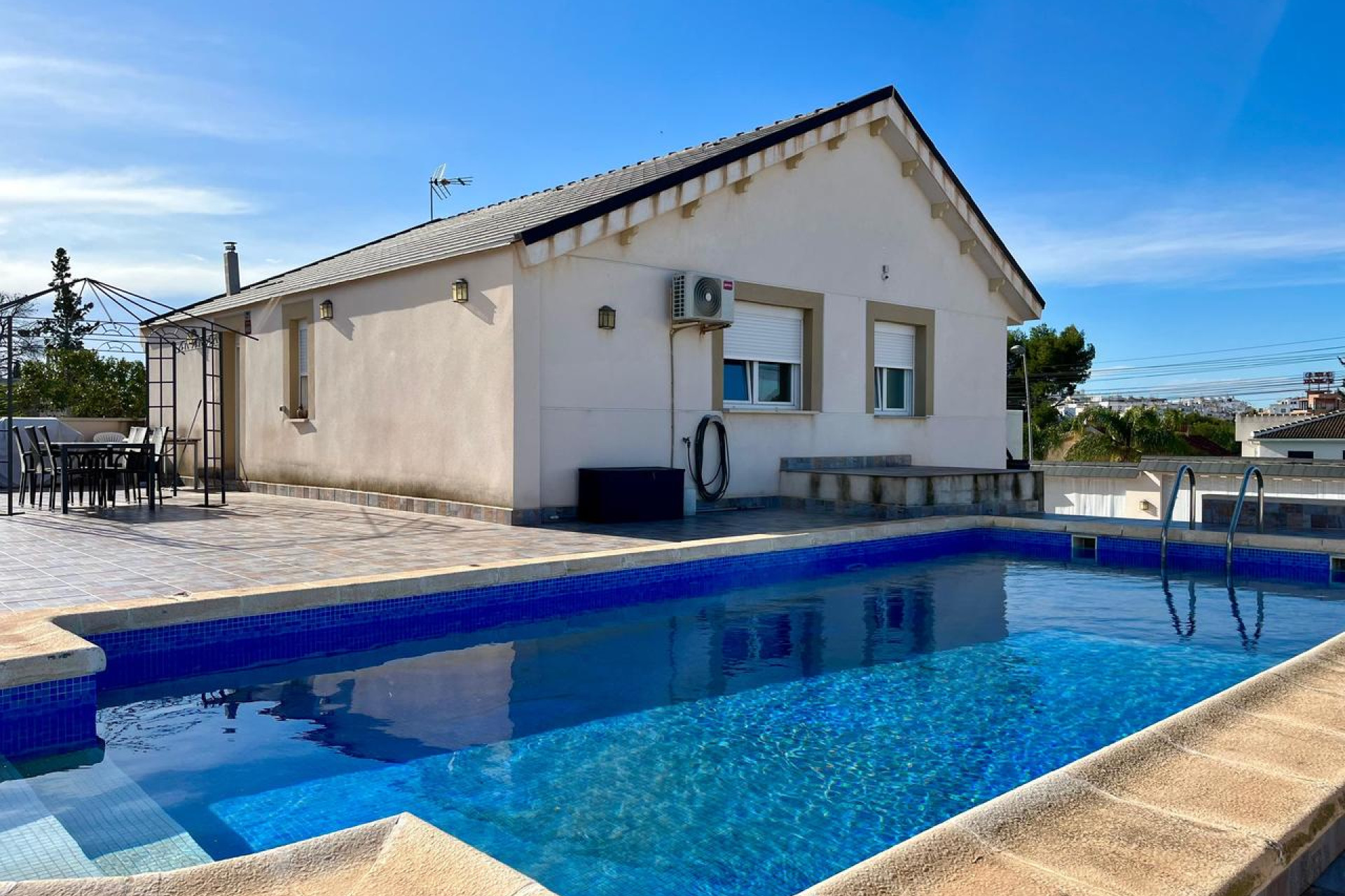 Resale - Villa - Los Balcones - Orihuela Costa