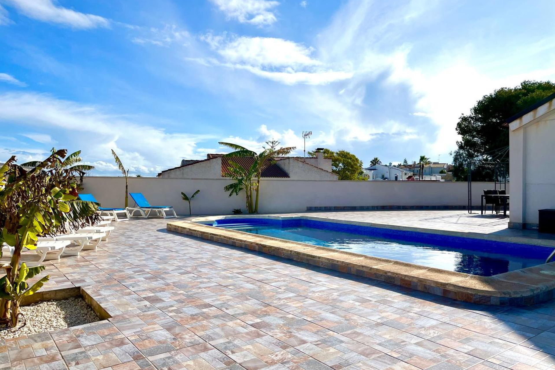 Resale - Villa - Los Balcones - Orihuela Costa