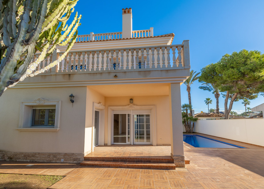 Resale - Villa - Orihuela Costa