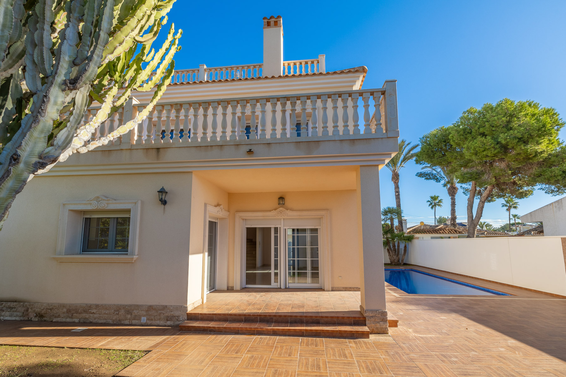 Resale - Villa - Orihuela Costa