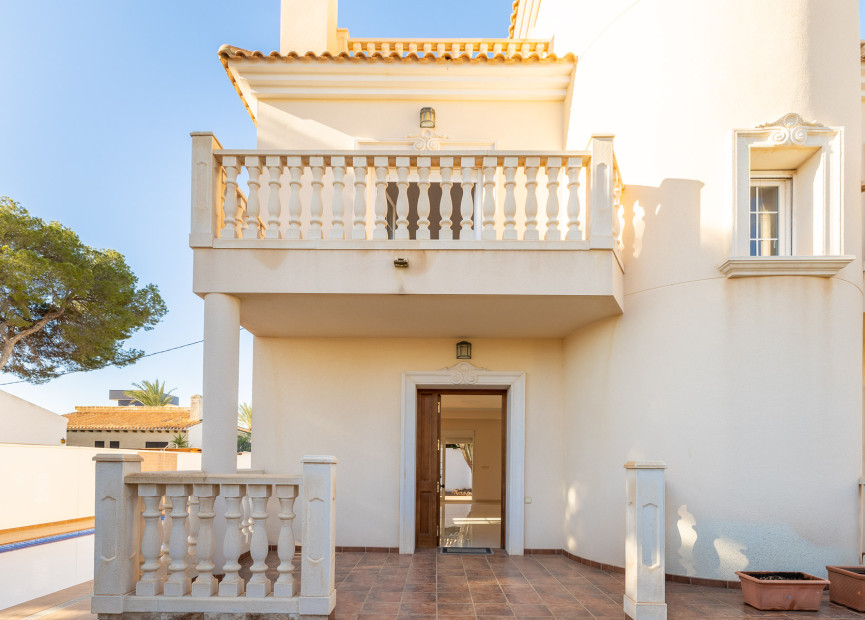 Resale - Villa - Orihuela Costa