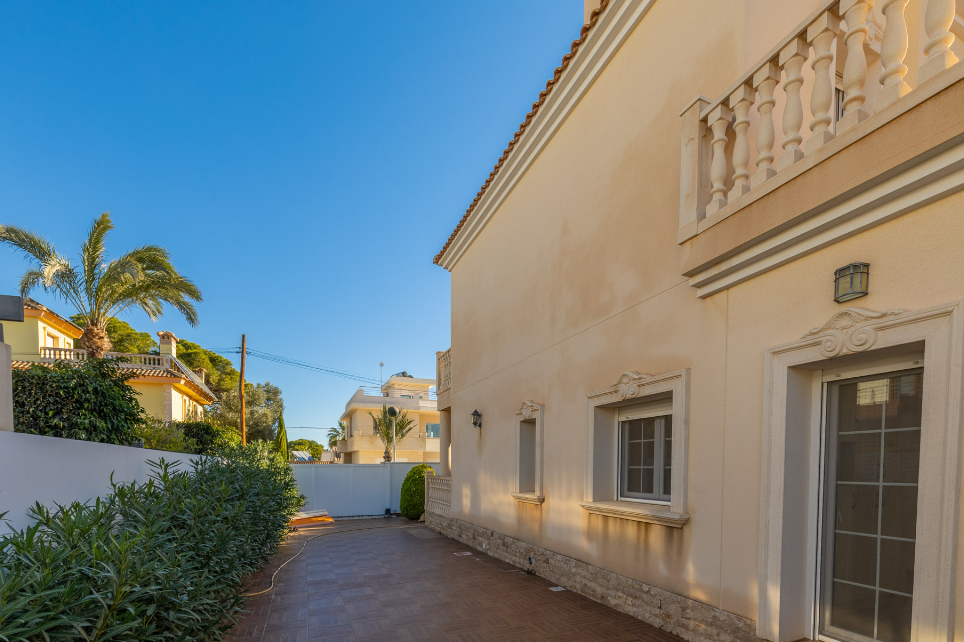 Resale - Villa - Orihuela Costa