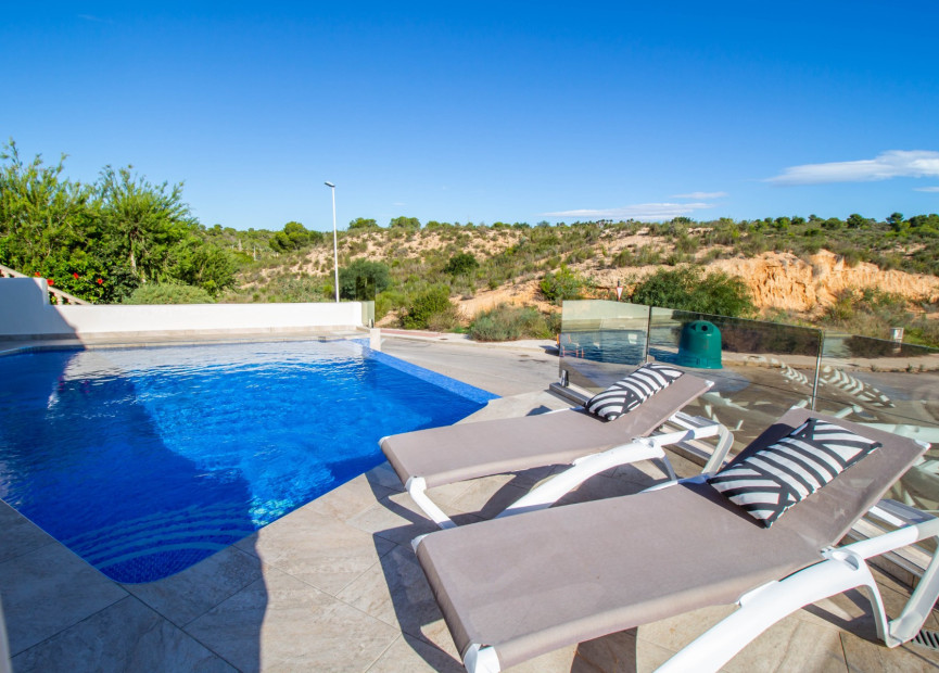 Resale - Villa - Orihuela Costa