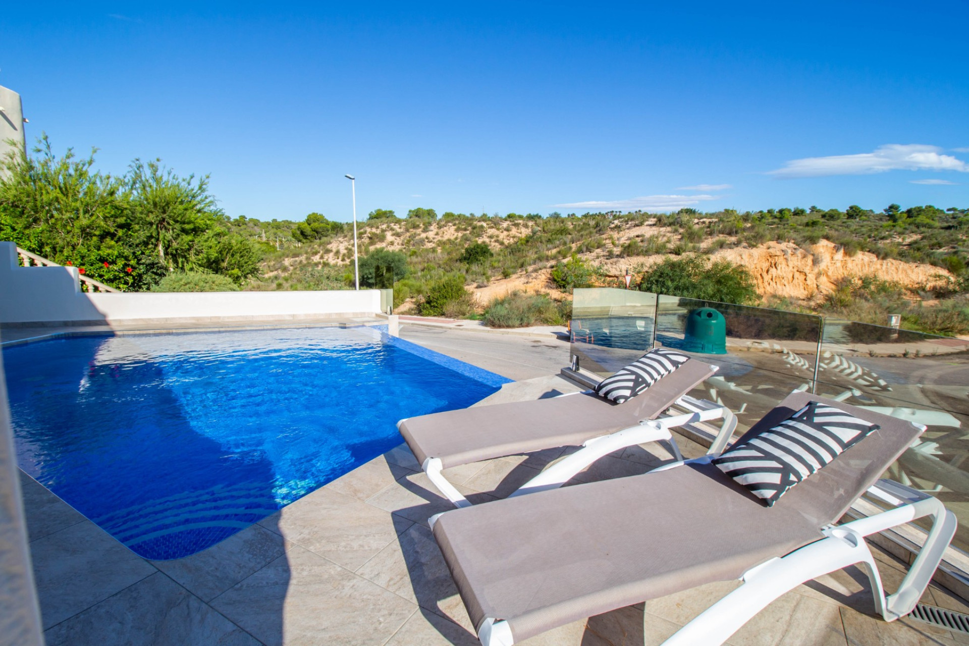 Resale - Villa - Orihuela Costa