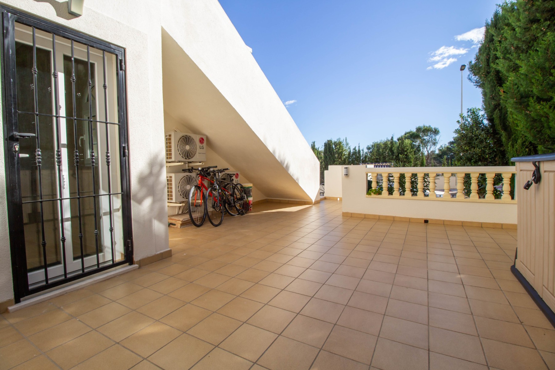 Resale - Villa - Orihuela Costa