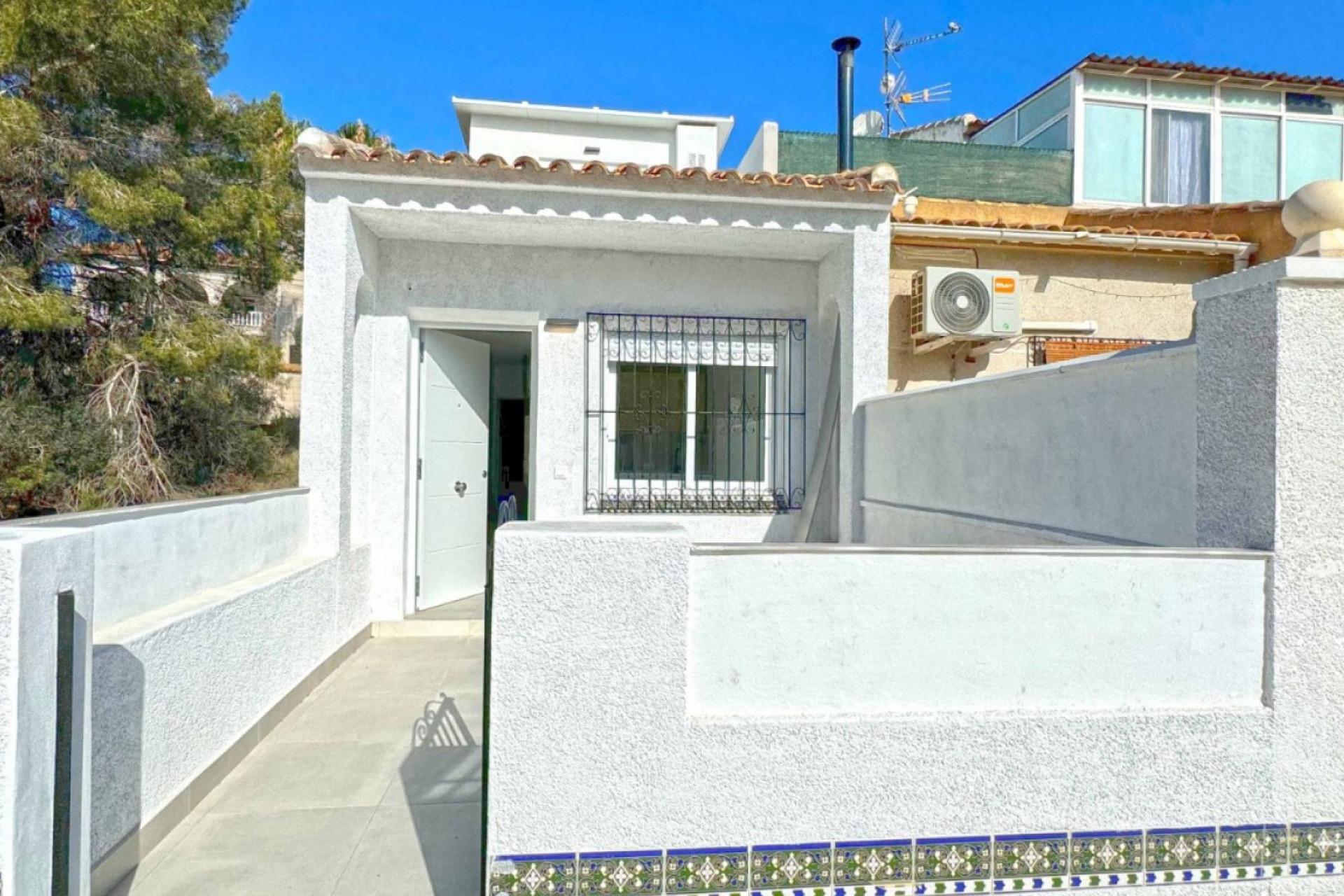 Resale - Villa - Orihuela Costa