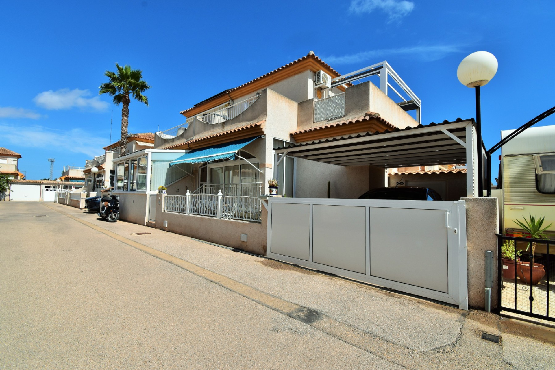 Resale - Villa - Orihuela Costa