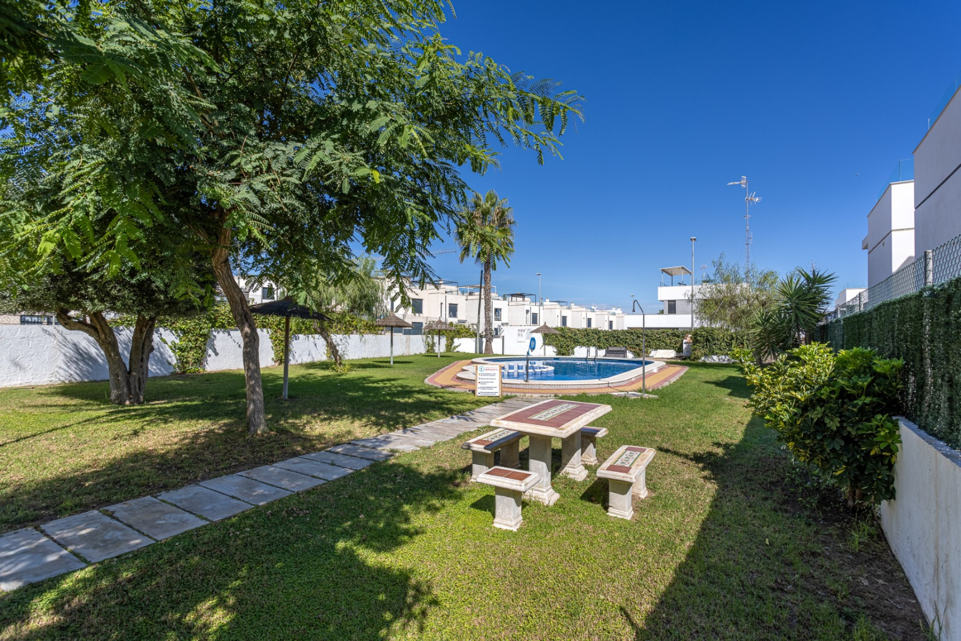 Resale - Villa - Orihuela Costa