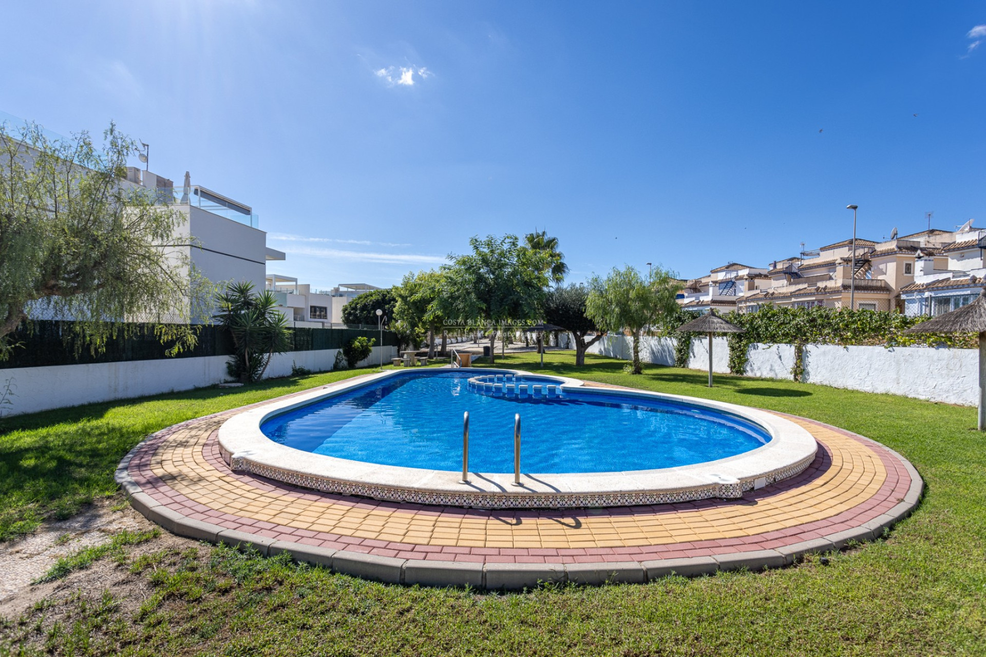 Resale - Villa - Orihuela Costa