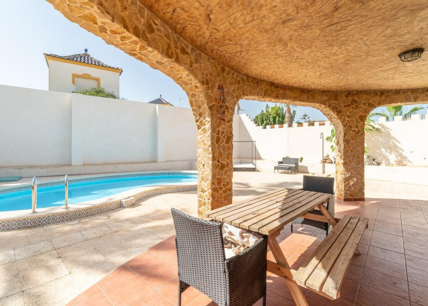 Resale - Villa - Orihuela Costa