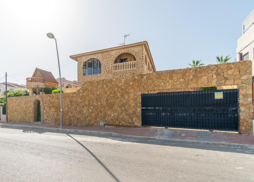 Resale - Villa - Orihuela Costa