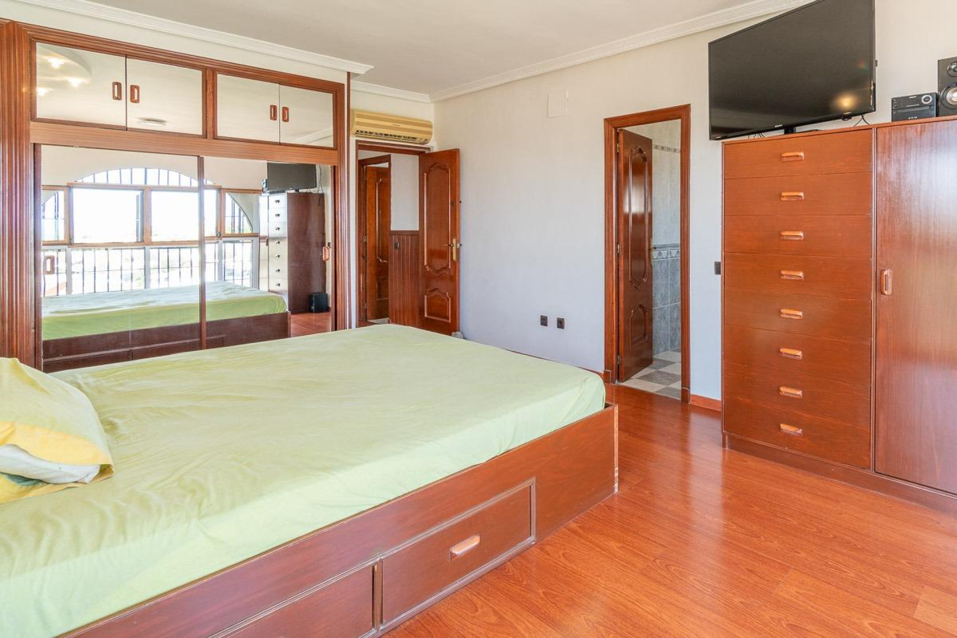 Resale - Villa - Orihuela Costa