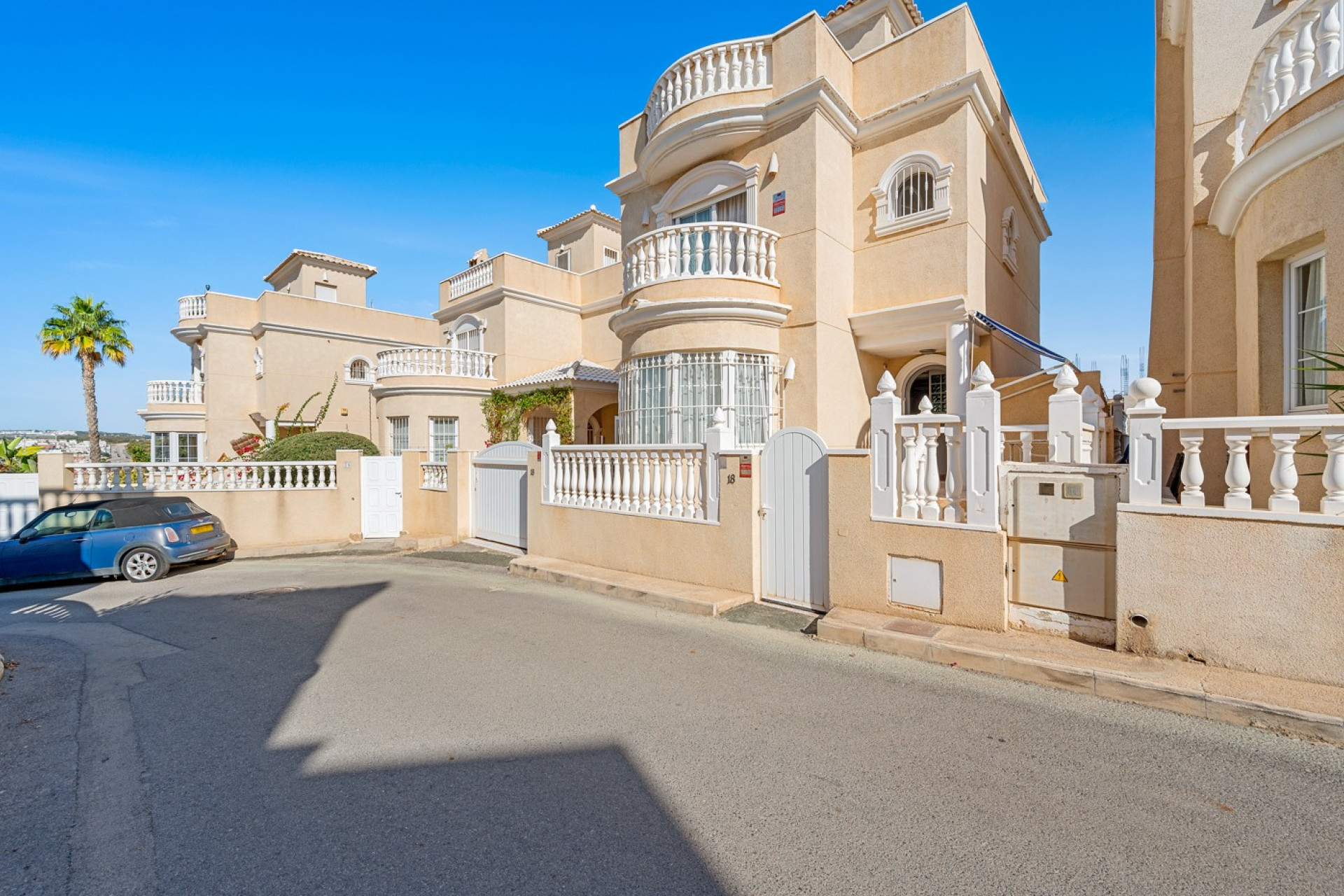 Resale - Villa - Orihuela - Orihuela Costa