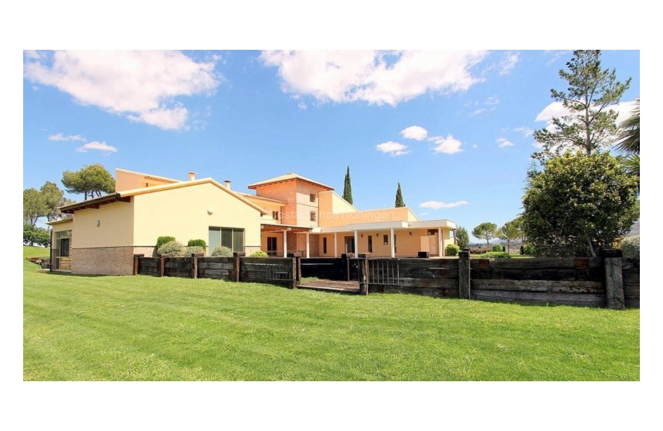 Resale - Villa - Penàguila - Alcoy