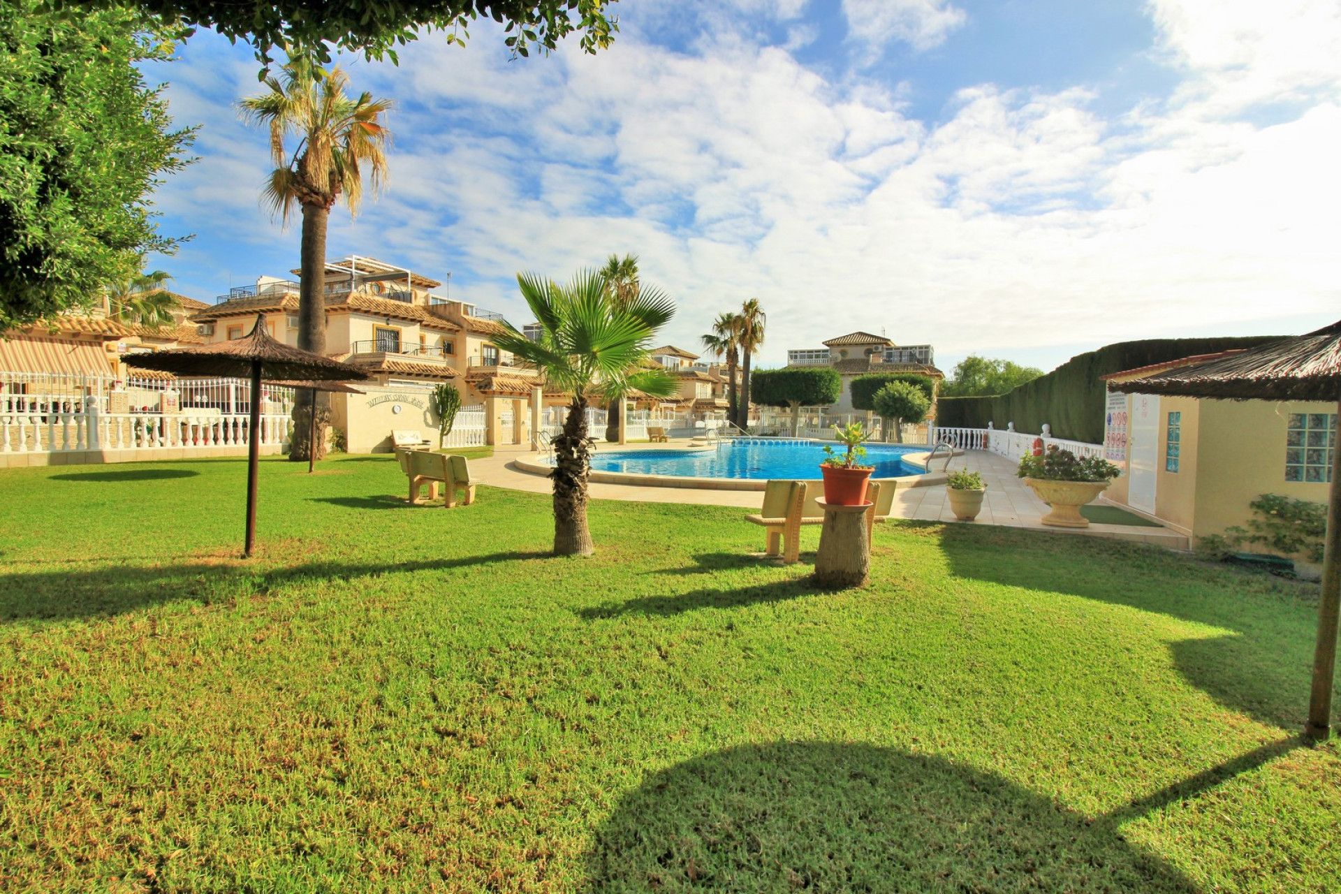 Resale - Villa - Playa Flamenca - Orihuela Costa