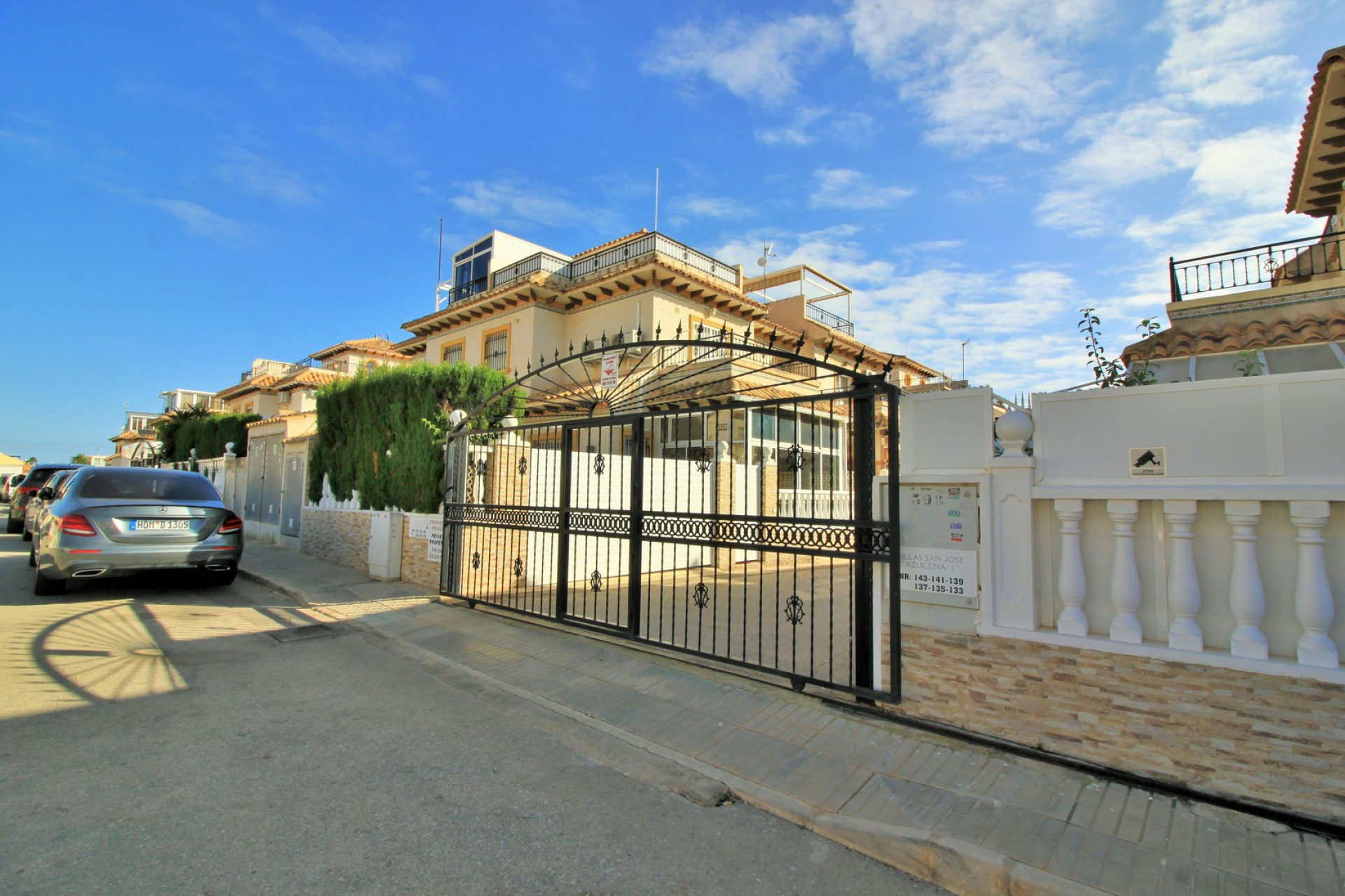 Resale - Villa - Playa Flamenca - Orihuela Costa