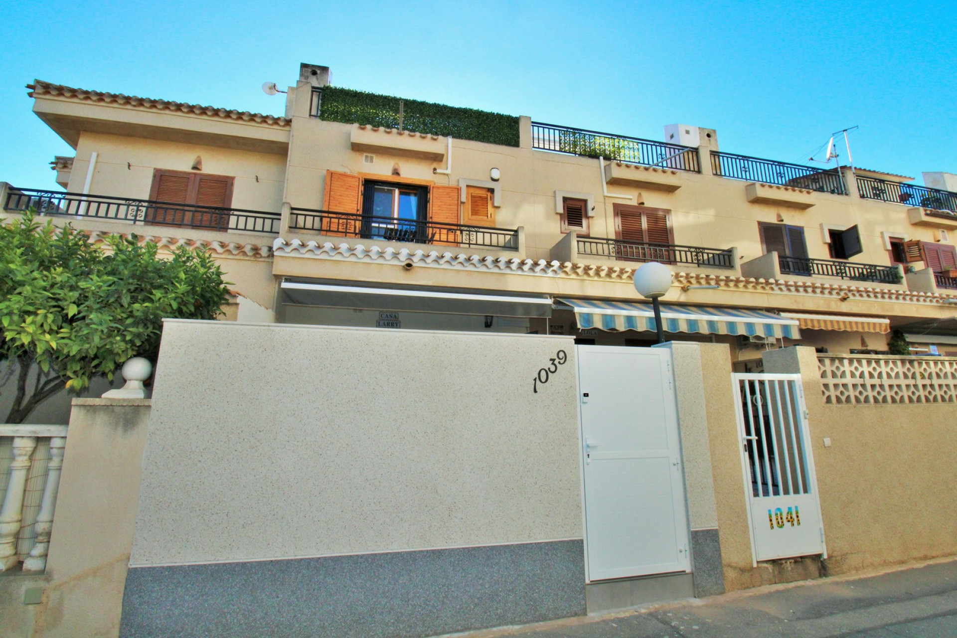 Resale - Villa - Playa Flamenca - Orihuela Costa