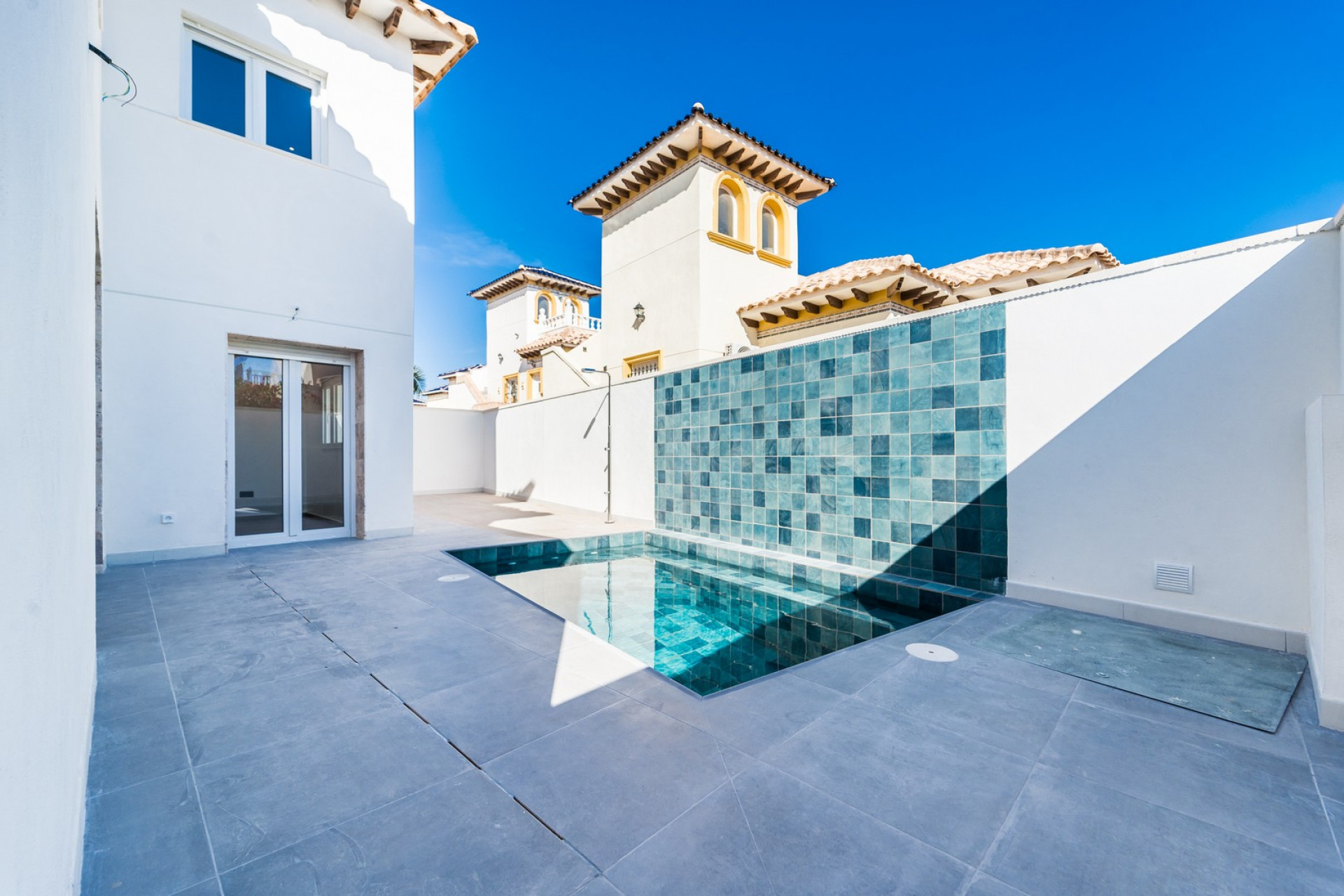 Resale - Villa - Playa Flamenca - Orihuela Costa