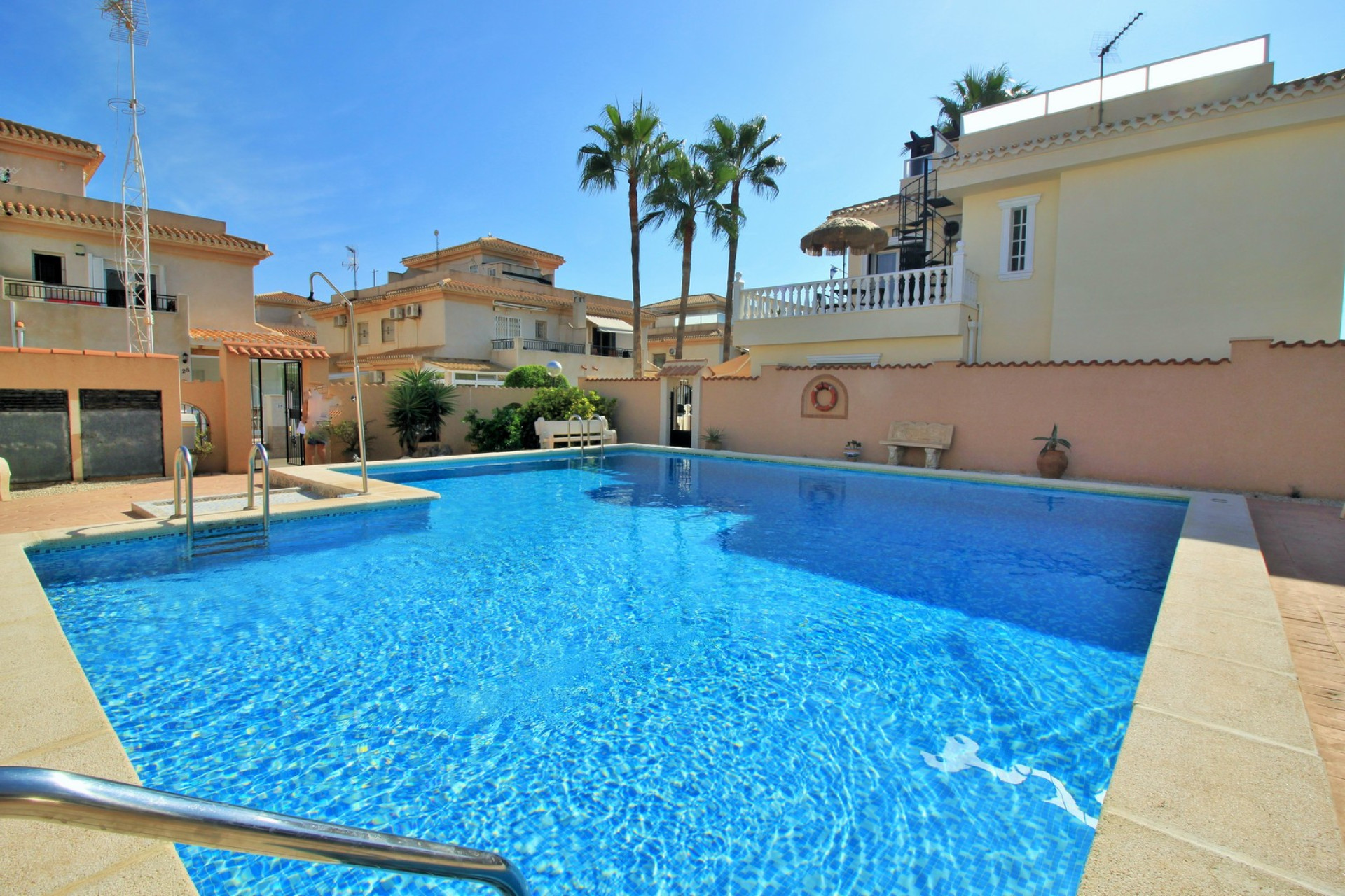 Resale - Villa - Playa Flamenca - Orihuela Costa