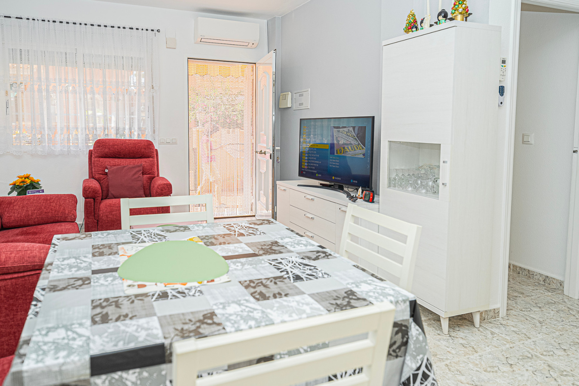 Resale - Villa - Playa Flamenca - Orihuela Costa