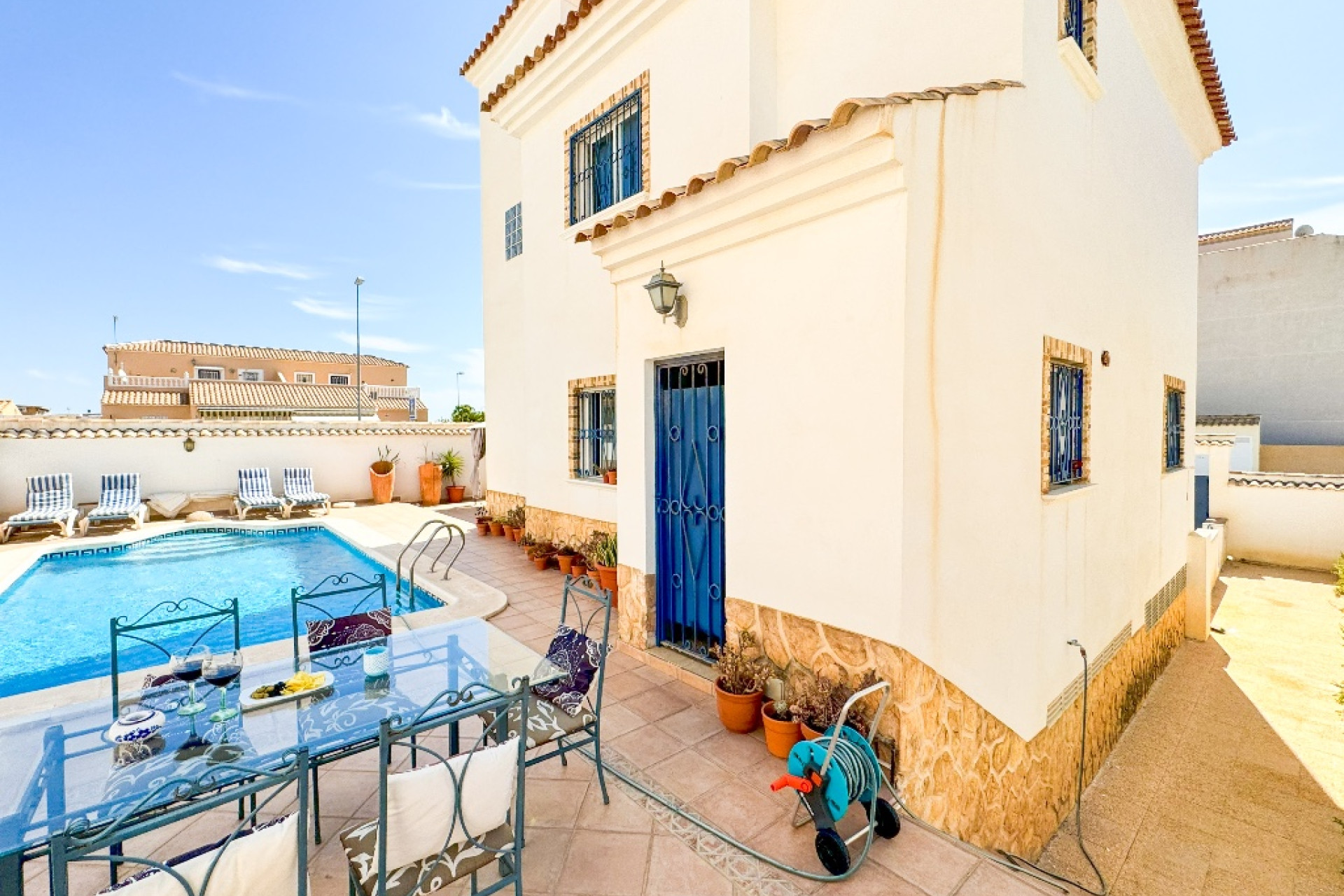 Resale - Villa - Punta Prima - Orihuela Costa