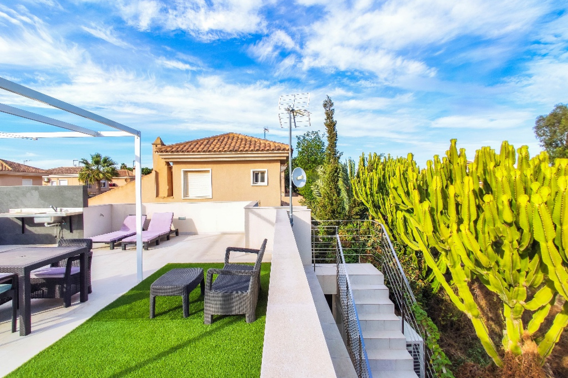 Resale - Villa - Punta Prima - Orihuela Costa