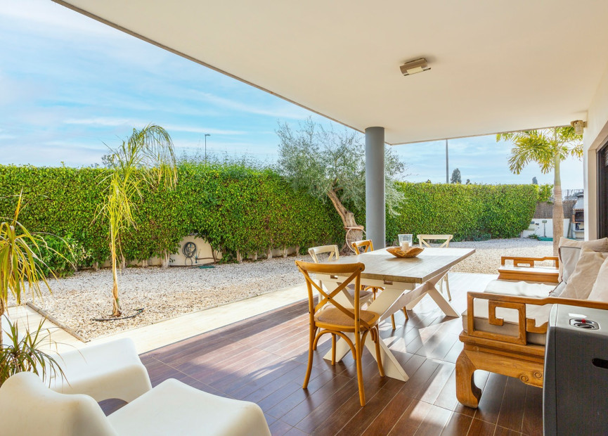 Resale - Villa - San Juan de Alicante - Alicante